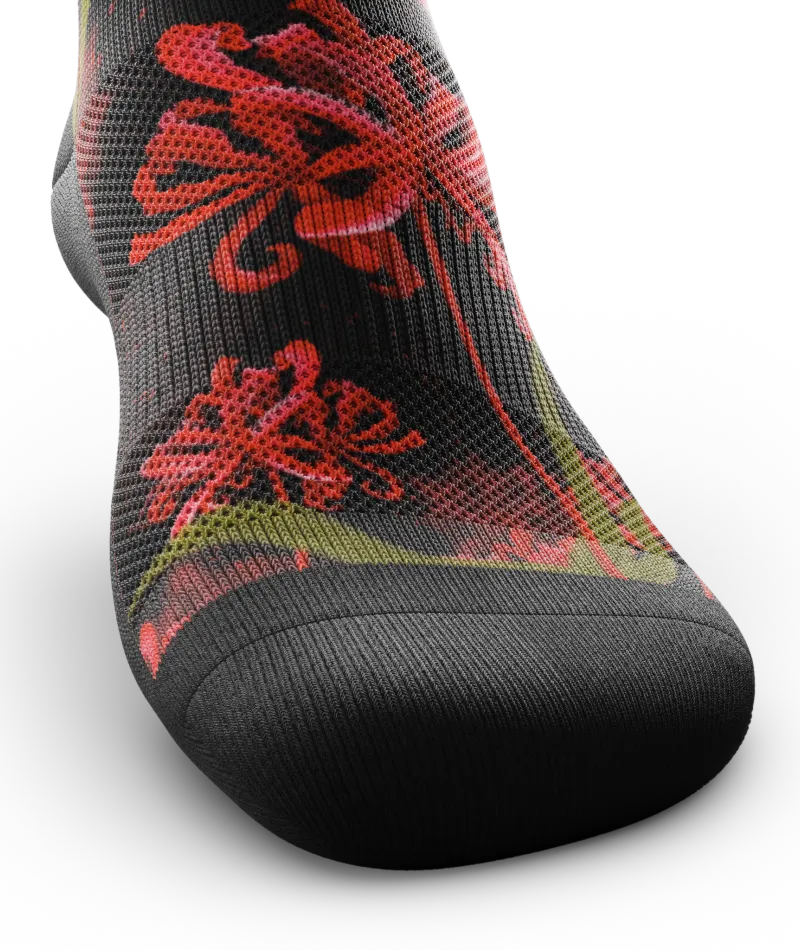 Spider Lily Athletic Crew Socks